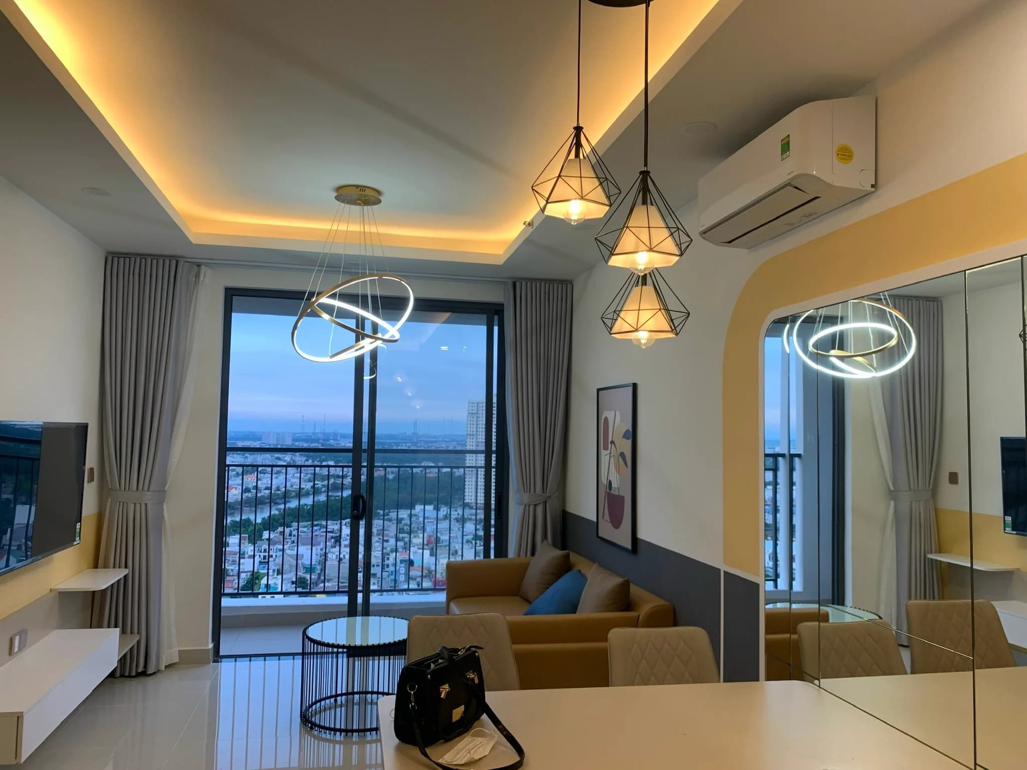 chung cư Boulevard quận 7 1PN 1WC tầng cao view nam hướng sông